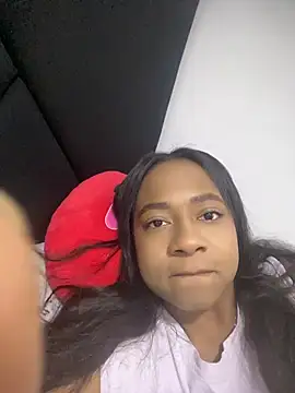 Snapshot of amara_queen_ chatting on 06.16.26 amara queen online show from 06.16.26