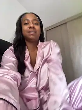 Snapshot of amara_queen_ chatting on 07.13.26 amara queen online show from 07.13.26