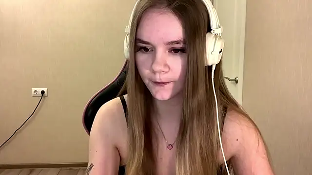 AgnesShy  online show from 03.12.26