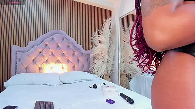 Snapshot of StacyMoon_ chatting on 02.17.26 StacyMoon online show from 02.17.26