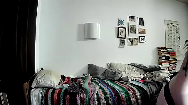 lucielark online show from 02.04.25