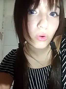 dieciochoyundia online show from 02.15.26