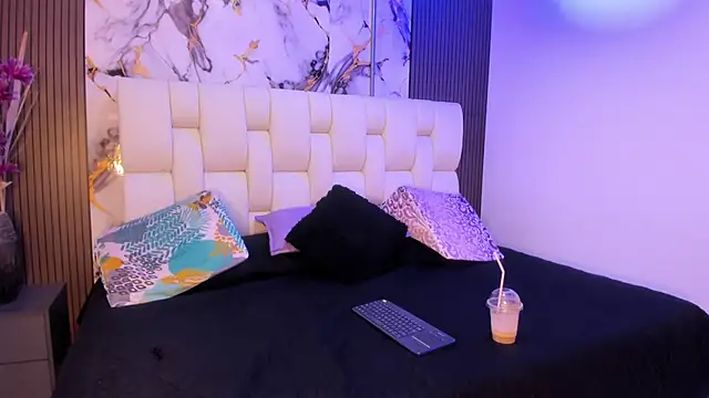 sophiaa10 online show from 05.28.26