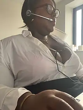 Snapshot of BouncyBBW chatting on 02.27.26 BouncyBBW online show from 02.27.26