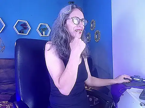 laurasofia45 online show from 02.17.26