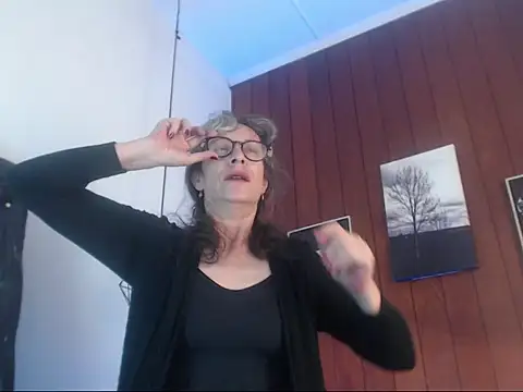 laurasofia45 online show from 02.18.26