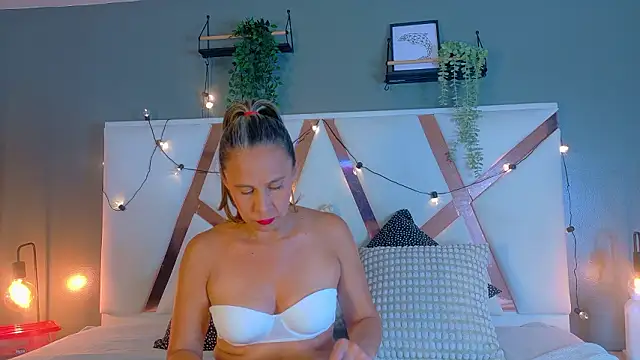 THALIAGRAY   online show from 03.13.26