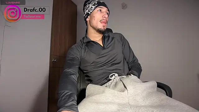 Snapshot of rafael_stone11 chatting on 07.19.26 rafael stone11 online show from 07.19.26