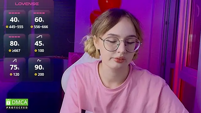 AdeLuna online show from 02.12.26