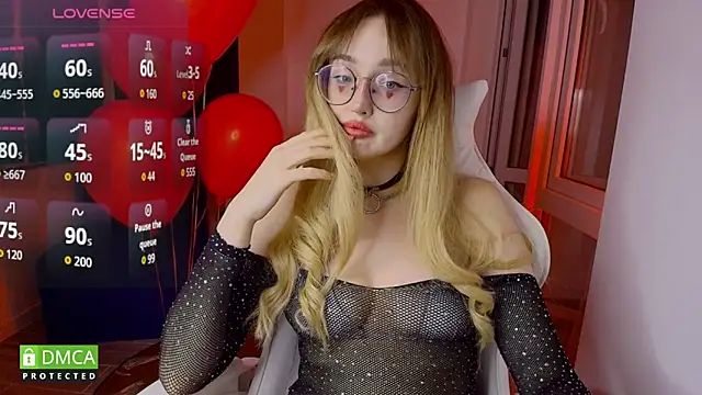 AdeLuna online show from 02.14.26