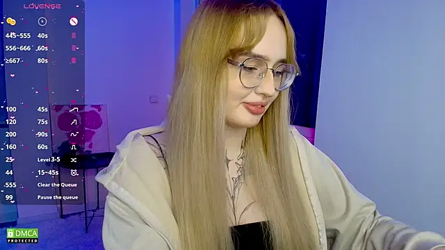AdeLuna online show from 04.24.26
