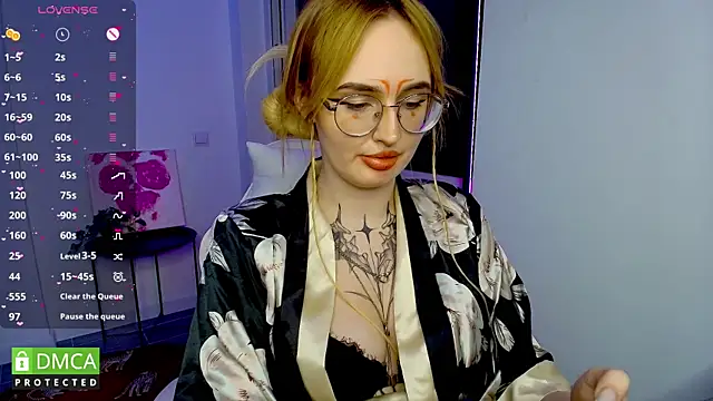 AdeLuna online show from 06.03.26