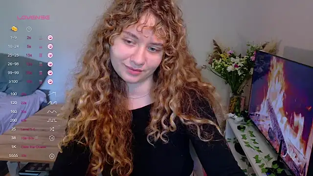 Snapshot of Milounee chatting on 05.19.26 Milounee online show from 05.19.26