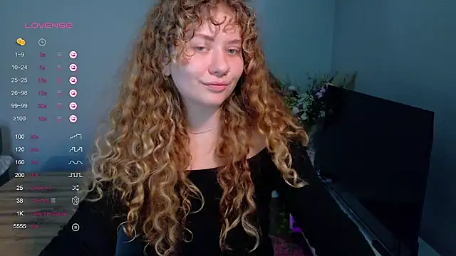 Snapshot of Milounee chatting on 05.29.26 Milounee online show from 05.29.26