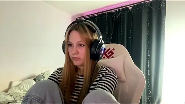 axin burnell online show from 04.23.26