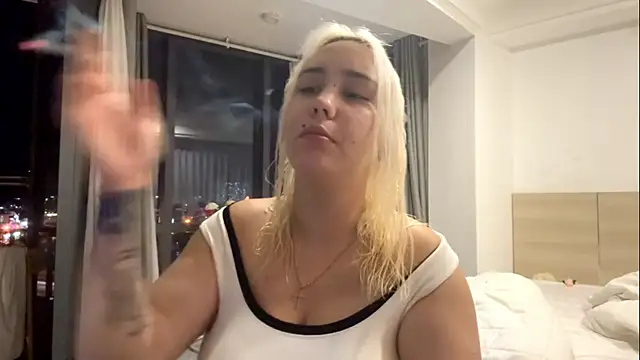 LuxureMia online show from 02.16.26