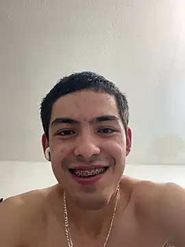 Snapshot of Tupapi696969q chatting on 04.25.26 Tupapi696969q online show from 04.25.26