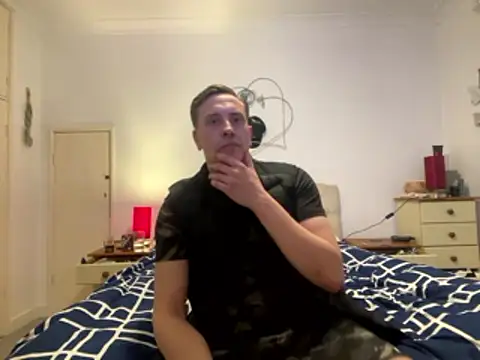 Snapshot of malcolm2334 chatting on 04.06.26 malcolm2334 online show from 04.06.26