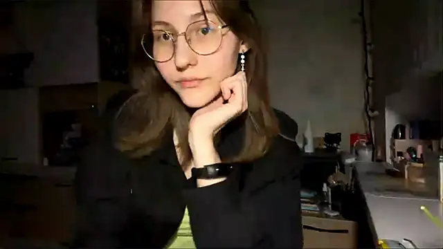 Miaaa Moon online show from 02.14.26