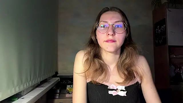 Miaaa Moon online show from 06.08.26