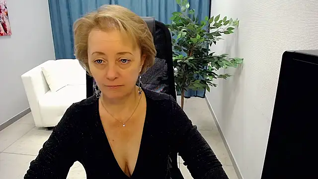 MONA W online show from 06.10.26