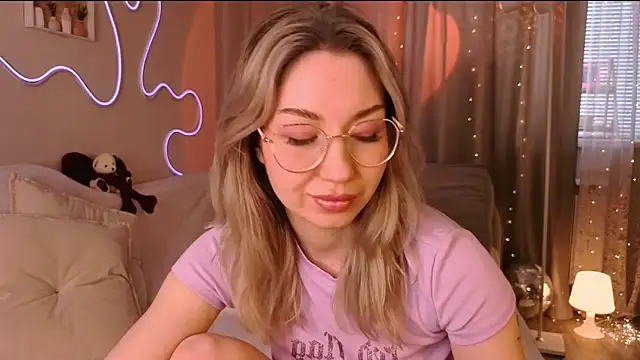 lusciousslily online show from 03.09.26