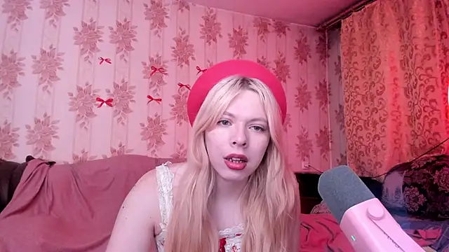 Snapshot of Cutie_Bambi chatting on 03.05.26 Cutie Bambi online show from 03.05.26