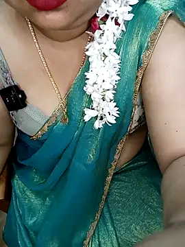 Snapshot of silk_rose05 chatting on 03.11.26 silk rose05 online show from 03.11.26