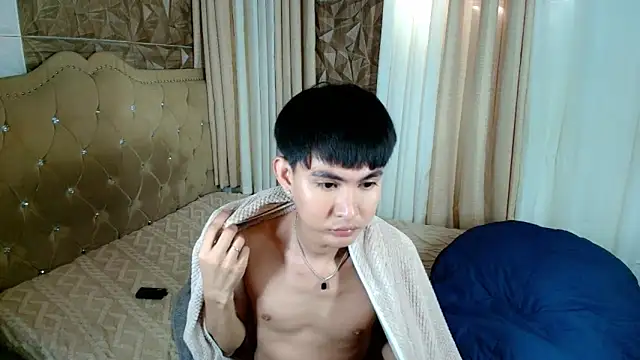 Snapshot of xlovercutietwink chatting on 02.03.26 xlovercutietwink online show from 02.03.26