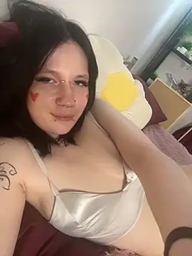 Snapshot of AuraShift chatting on 02.14.26 AuraShift online show from 02.14.26