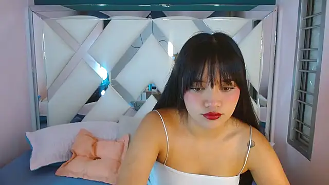 Kaytlin James online show from 03.03.26