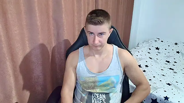 Snapshot of TodMusclePower9 chatting on 02.05.26 TodMusclePower9 online show from 02.05.26