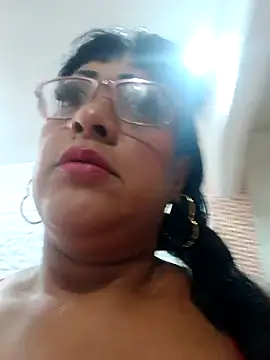 Snapshot of SabrinaColin chatting on 05.17.26 SabrinaColin online show from 05.17.26