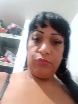 Snapshot of SabrinaColin chatting on 05.31.26 SabrinaColin online show from 05.31.26