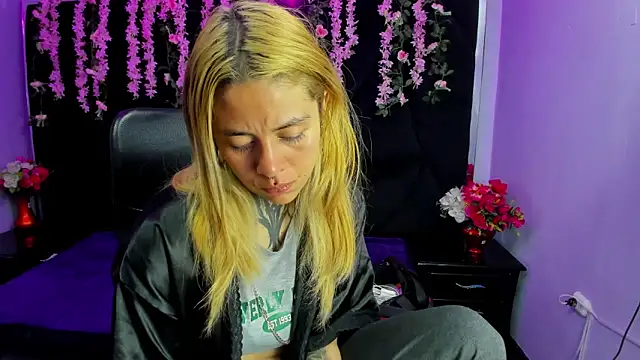 Dakota Angell  online show from 02.15.26