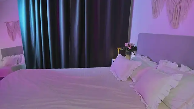 Tiffany  King online show from 05.01.26