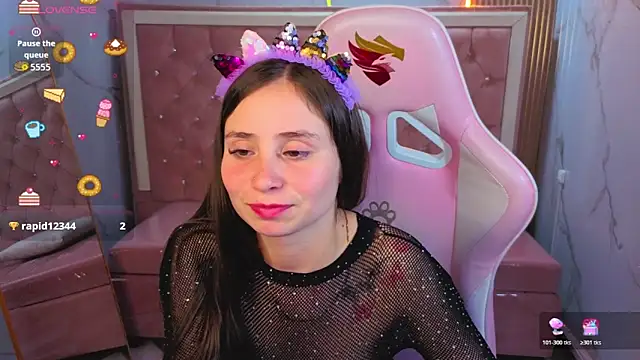 Snapshot of Ariana18_b chatting on 06.18.26 Ariana18 b online show from 06.18.26