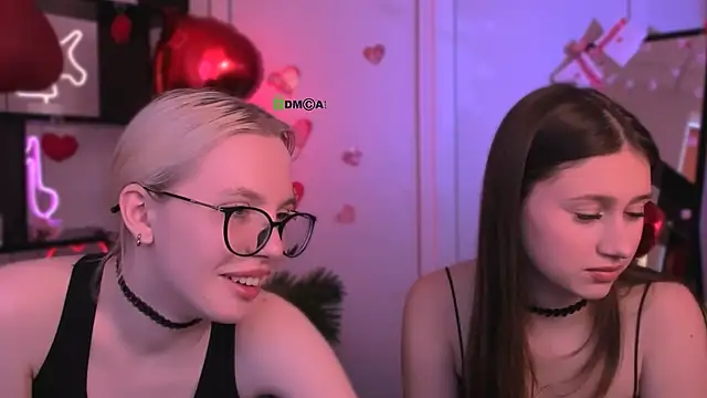 arianaa cat online show from 02.21.26