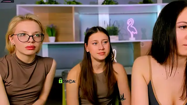 arianaa cat online show from 03.01.26