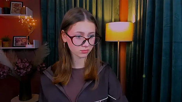 arianaa cat online show from 04.28.26