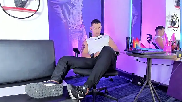 CRISTHIAN WOLF1 online show from 08.04.26