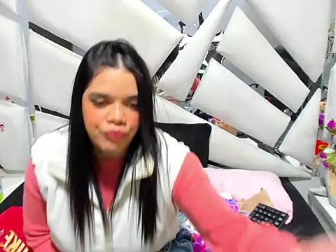  EmilySquirt online show from 02.13.26