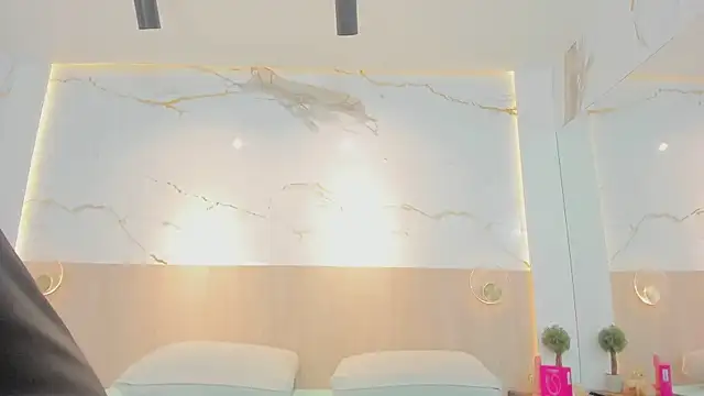 rebecca ponce  online show from 03.17.26