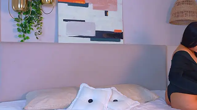 VioletBloomm online show from 02.03.26