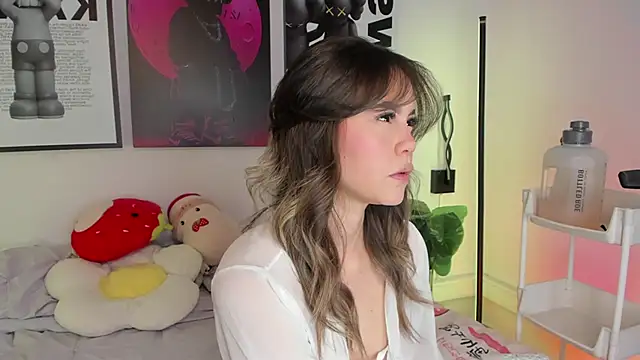 Snapshot of Hey_lucy__ chatting on 05.29.26 Hey lucy online show from 05.29.26