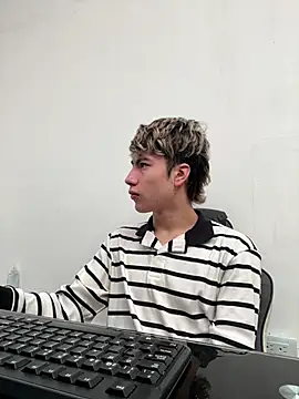 AlexanderCollman2 online show from 04.28.26