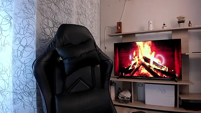 CarolineFyre online show from 06.07.26