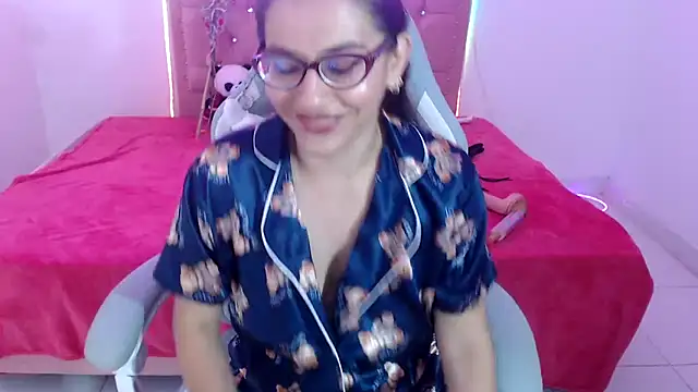 snowhot-69 online show from 05.12.26
