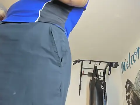 Snapshot of justinBigcock555 chatting on 02.03.26 justinBigcock555 online show from 02.03.26