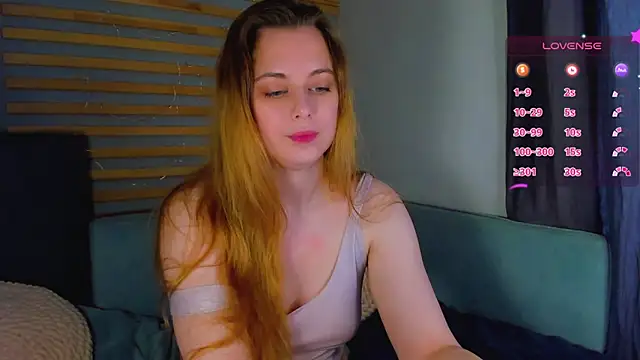 Alice Wanderr online show from 04.10.26